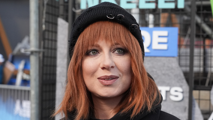 Возвращаться было сложно: почему Юлия Савичева на год ушла из шоу-бизнеса