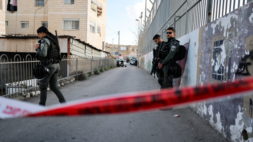 Прорвали Железный купол: ракеты Ирана упали в паре метров от офиса Нетаньяху