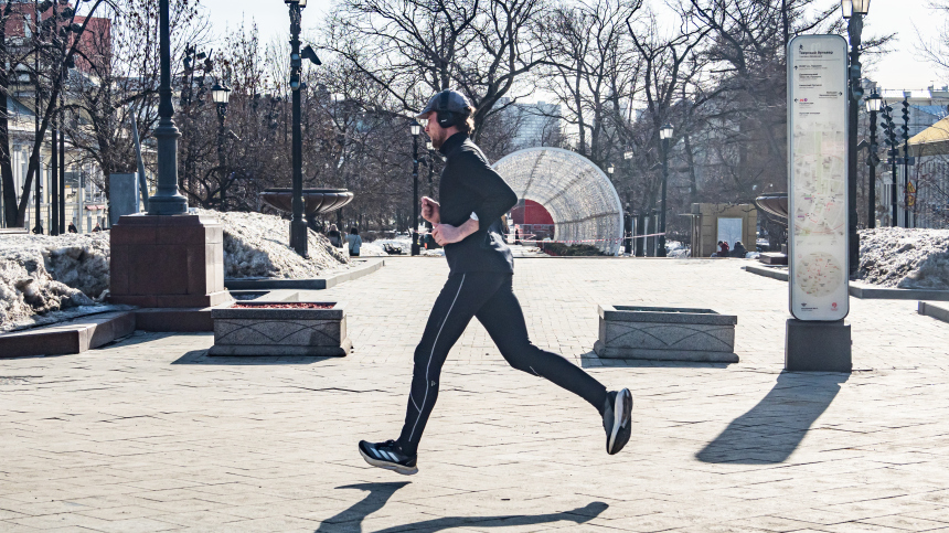 Простые шаги: сколько минут сна и спорта помогут снизить риск инфаркта