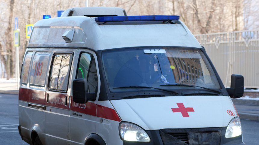 Четыре ребенка и два взрослых госпитализированы после ДТП под Саратовом