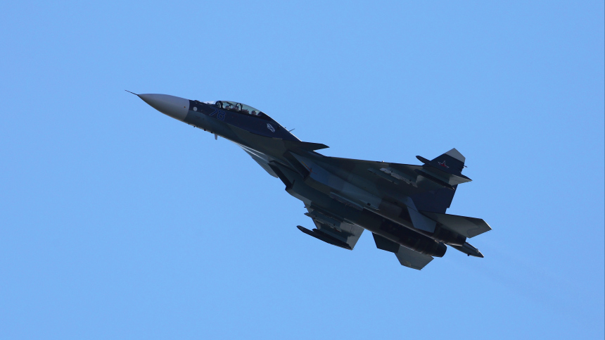 Истребитель Су-30 потерпел крушение во время тренировочного полета в Крыму