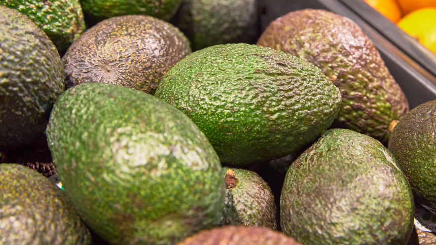Сытость и энергия надолго: чем авокадо полезен для организма