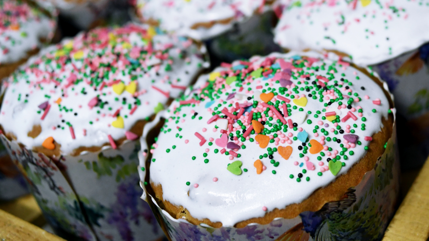 Явное неуважение: сколько лет грозит девушке за фото кальяна из кулича