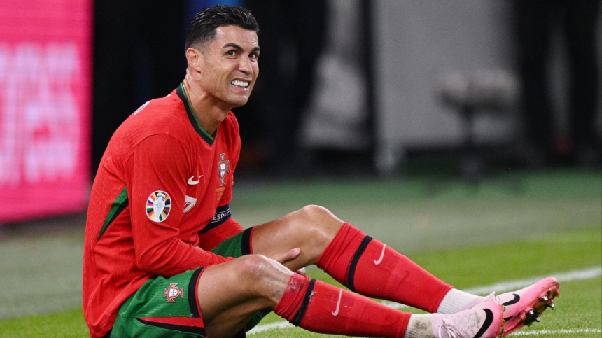 Вырвало в раздевалке: Роналду стало плохо во время игры Аль-Насра