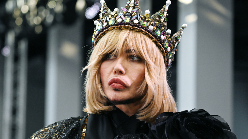 Нарисовал лицо: Сергей Зверев перестарался с ретушью на новом фото