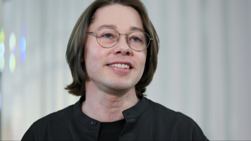 Мы же не устаем от семьи: Дмитрий Бикбаев о руководстве Театром на Покровке