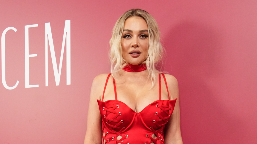 Счастье любит тишину: Седокова подогрела слухи о романе с Джиганом