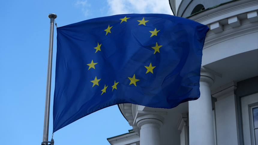 ЕС требует у Венгрии разрешить детям доступ к ЛГБТ-контенту* и угрожает санкциями