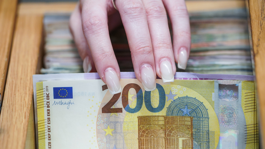 Евросоюз окончательно утвердил кредит Украине на 90 миллиардов евро