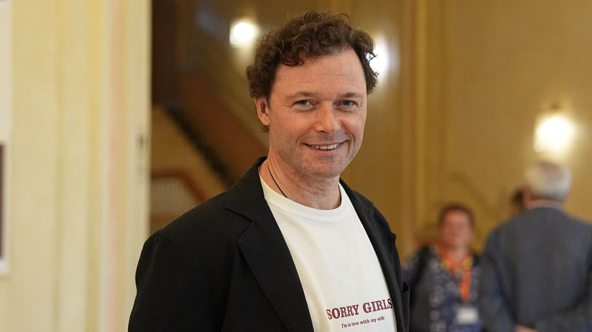 Про тело знает все: актер Илья Носков об удовольствиях жизни и молодой супруге