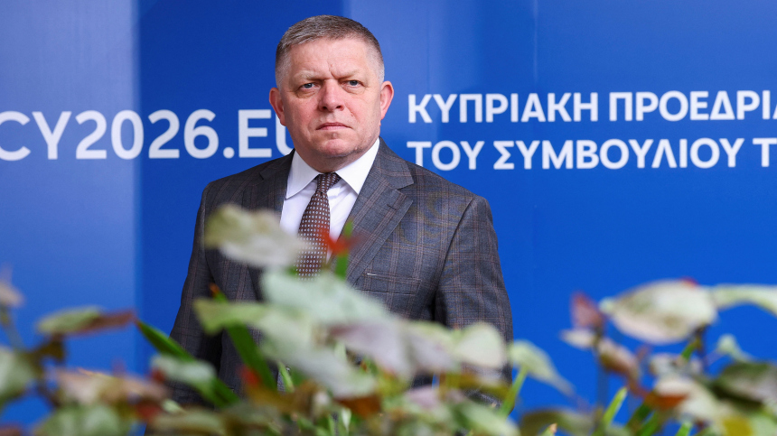 Смелость куда-то сразу пропала: появление Фицо на саммите ЕС смутило Туска