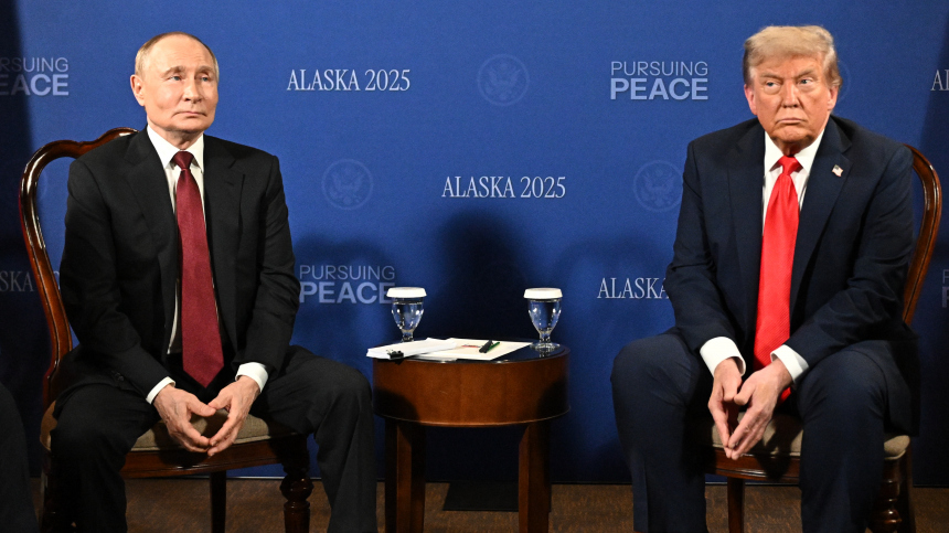 Дональд Трамп заявил, что продолжает общаться с Владимиром Путиным