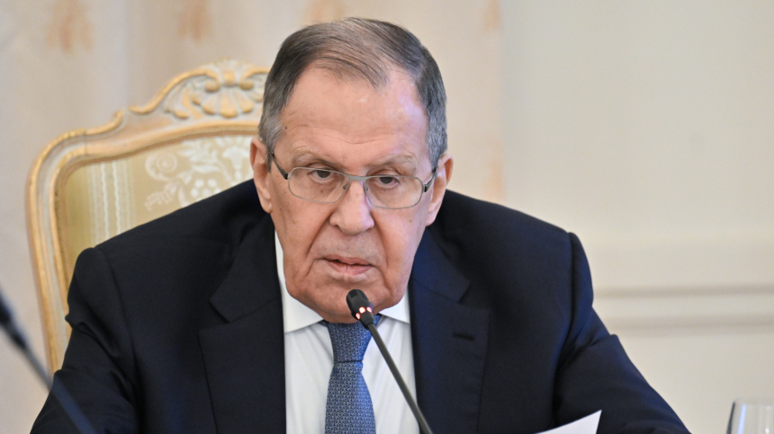 Лавров сравнил Зеленского с Моськой из басни Крылова