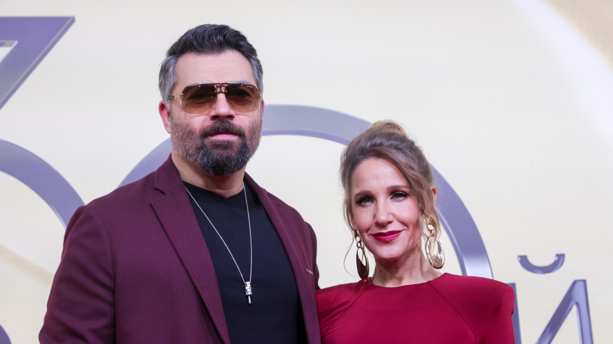 Брак под ударом Ковальчук отреагировала на горячие танцы Чумакова с поклонницей