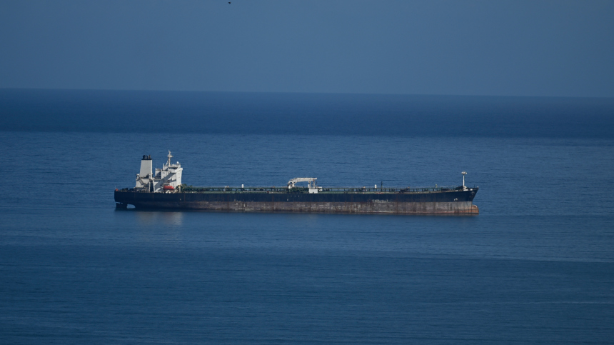 Первый танкер с СПГ тайно проскочил Ормузский пролив