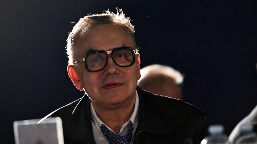 Уже не ползаю: Станислав Садальский успешно перенес операцию