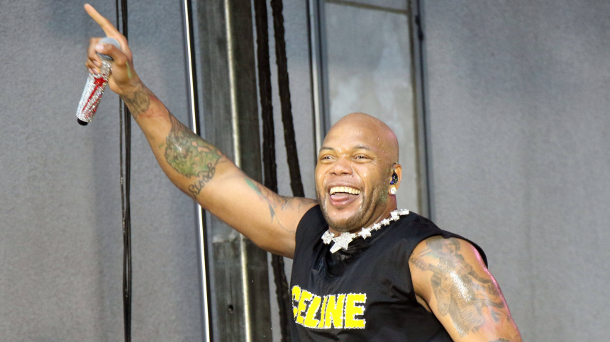 Рэпер Flo Rida прилетел в Россию с гастролями
