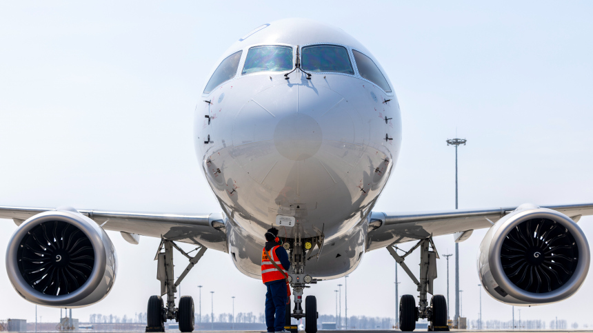 Смертельная борьба в кабине Boeing: стали известны детали крушения в Китае