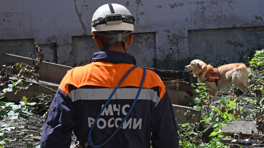 В Липецке частный жилой дом обрушился после взрыва и пожара