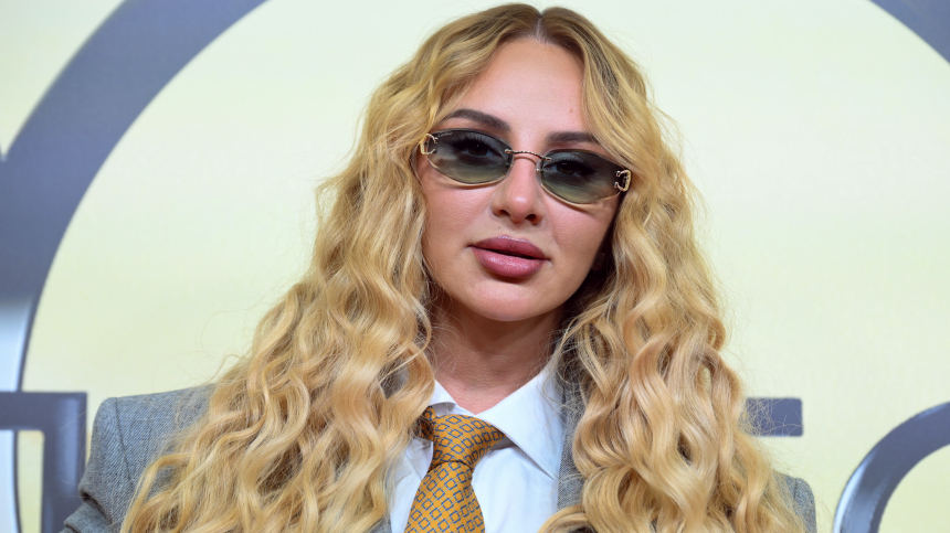 Анна Асти выиграла судебный спор с продюсером МузЛофта за кавер на песню