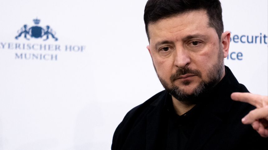 В Европе потребовали забрать орден За заслуги у Зеленского