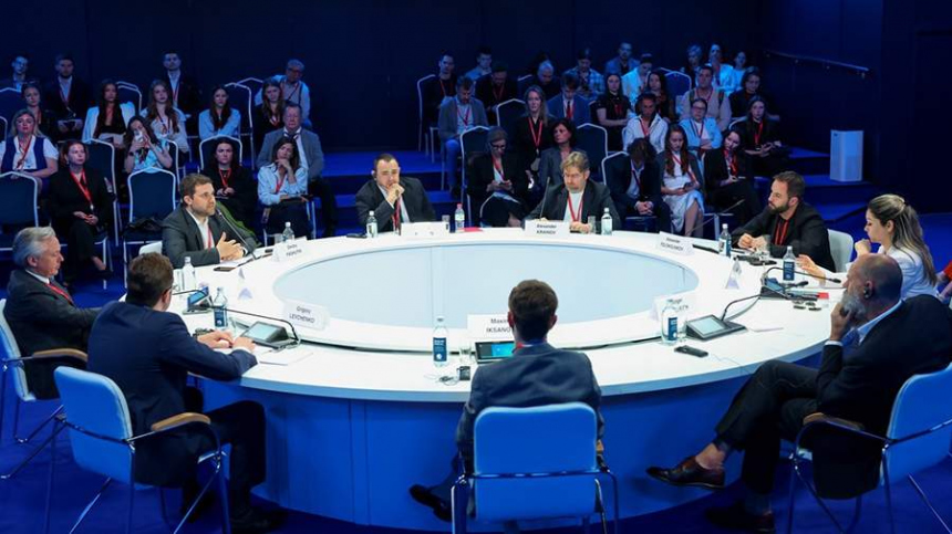 Толокольников: ИИ не заменит журналиста, а поможет медиа работать эффективнее