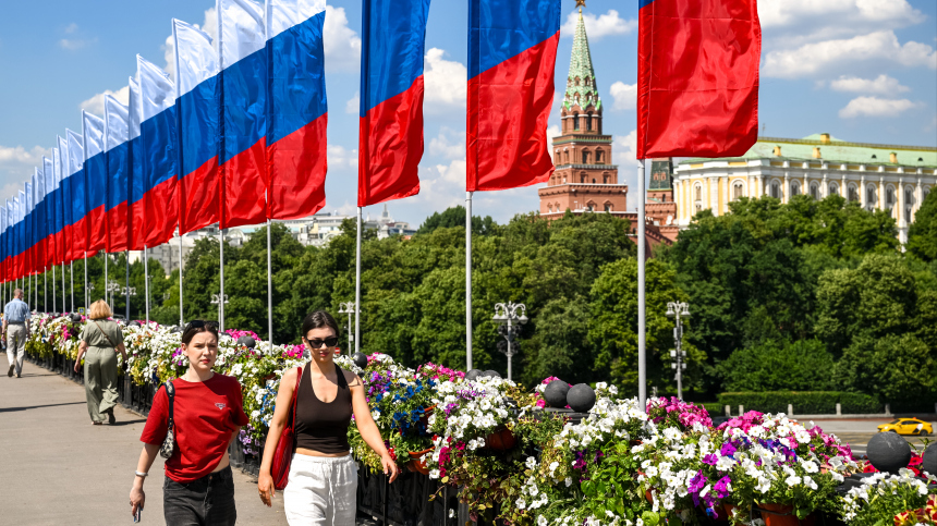 В России начались длинные выходные в честь 12 июня