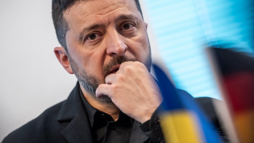Зеленский признал размещение оружейного склада под Киевом вблизи жилых домов
