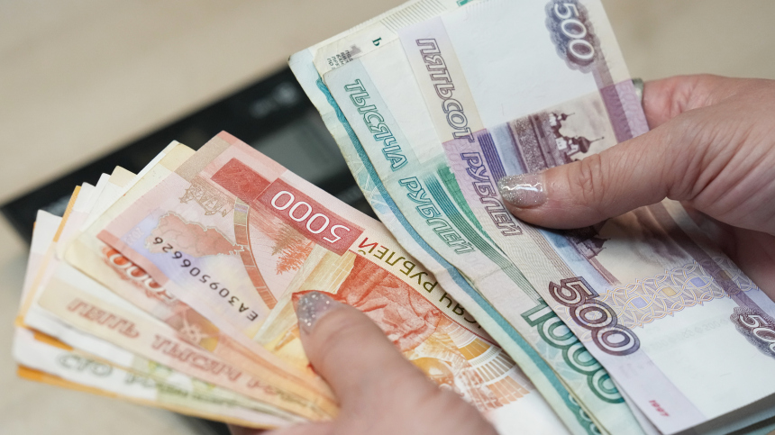 Зарплата влияет на пенсию: сколько баллов можно заработать в 2026 году