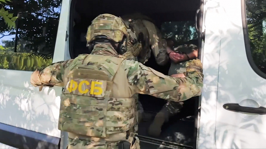 ФСБ задержала в Крыму россиянина, который передавал Украине данные о ПВО России