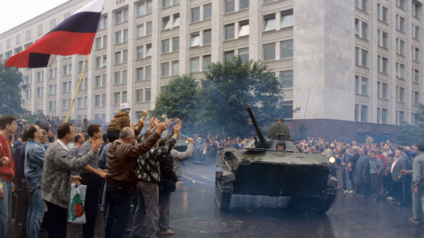 Танец лебедей, баррикады и конец эпохи: главные тайны путча 1991 года