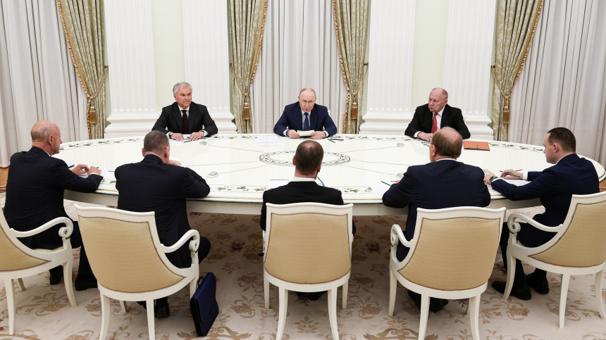 Путин заявил о вкладе партий в укрепление суверенитета России