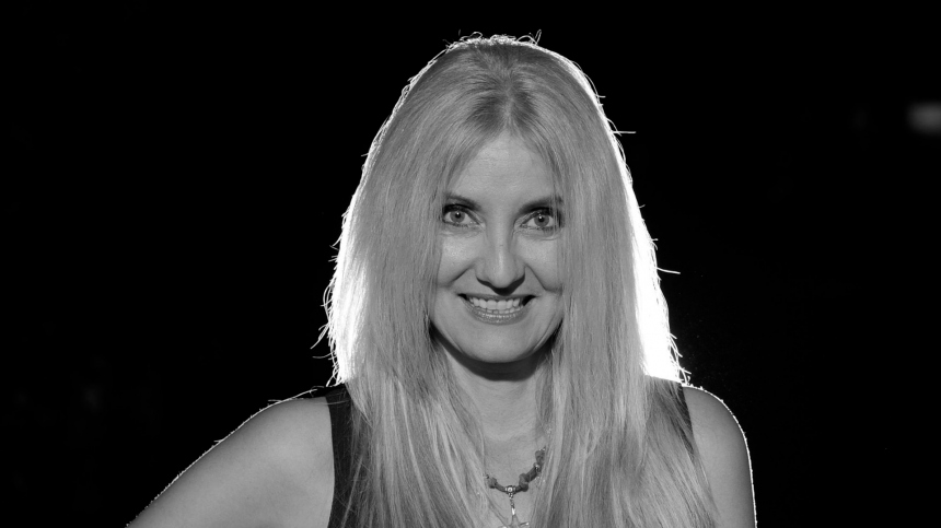 Умерла рок-певица Сасс Джордан, исполнившая песню для Телохранителя