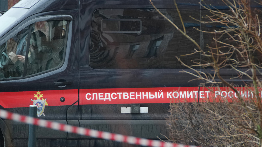 Чтобы соседи не учуяли: мужчина полтора года прятал тело сожительницы на балконе